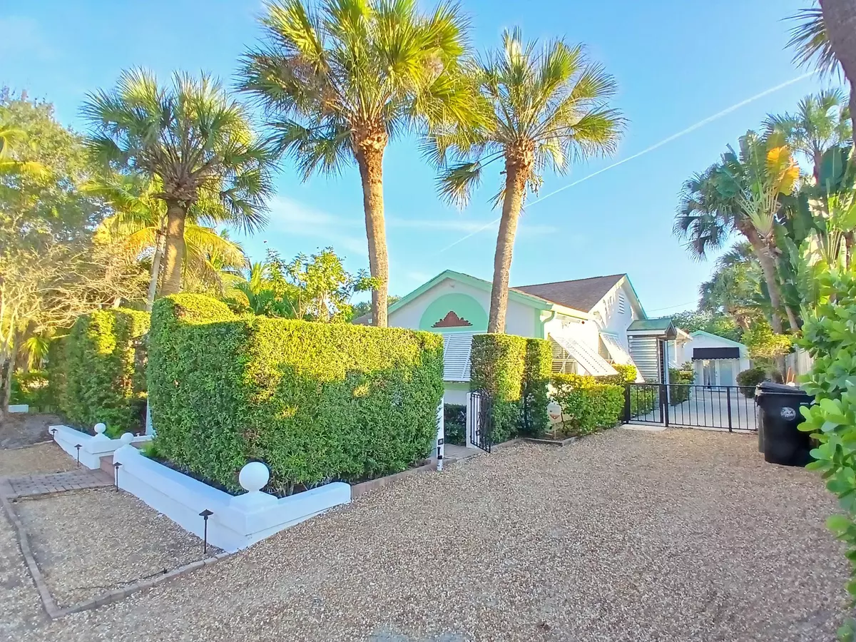 Lake Worth Beach, FL 33460,205 N 18th AVE