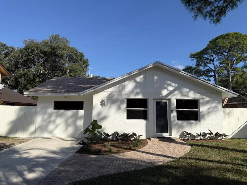 7676 4th TER, Lake Worth, FL 33463