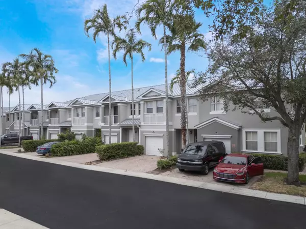 Royal Palm Beach, FL 33414,2216 Shoma DR