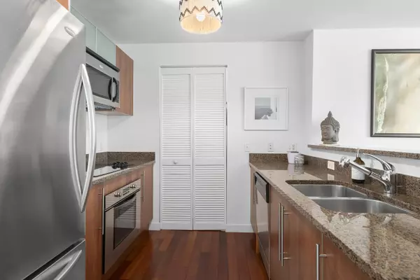 Miami, FL 33131,300 S Biscayne BLVD T-3604