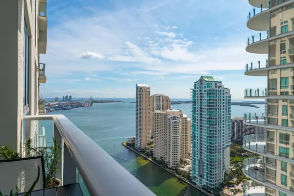 300 S Biscayne BLVD T-3604, Miami, FL 33131