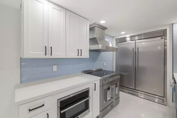 West Palm Beach, FL 33407,5600 N Flagler DR 207