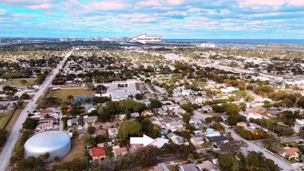 West Palm Beach, FL 33405,819 Colonial RD