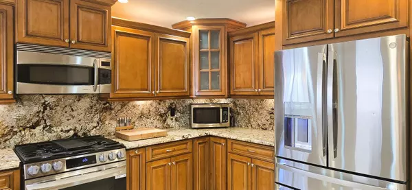 West Palm Beach, FL 33405,819 Colonial RD