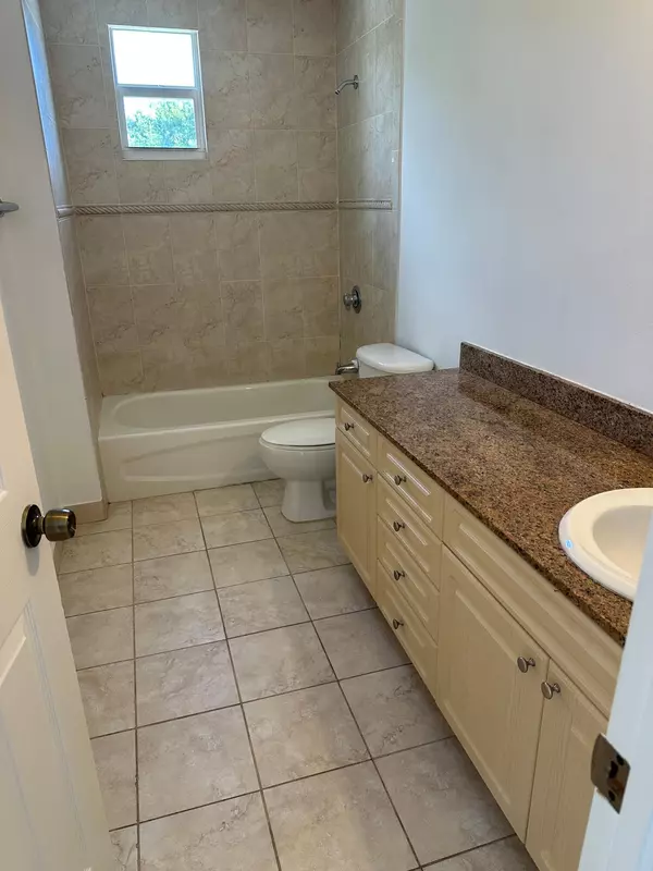 Lake Worth Beach, FL 33460,932 N Federal HWY