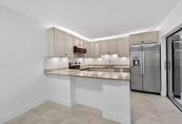 1520 15th LN, Palm Beach Gardens, FL 33418