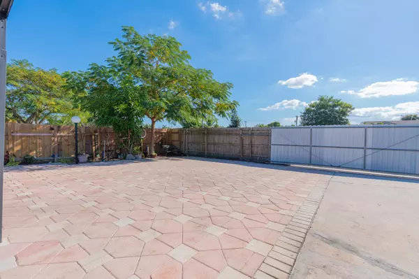 West Palm Beach, FL 33405,5320 Parker AVE