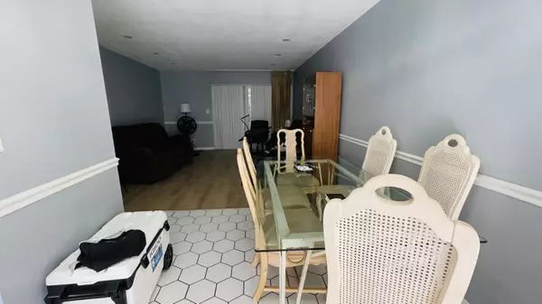 West Palm Beach, FL 33417,11 Golfs Edge E