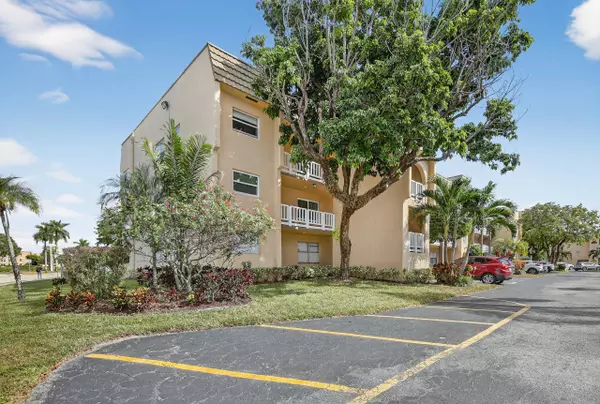 9320 Sunrise Lakes BLVD 107, Sunrise, FL 33322