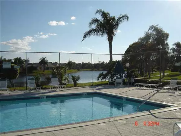 Stuart, FL 34997,5945 SE Windsong LN 907