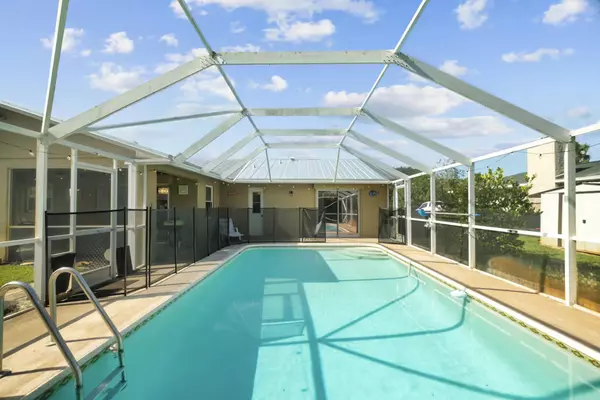 Port Saint Lucie, FL 34983,730 SE White AVE