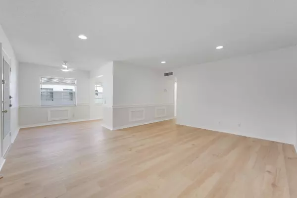 Delray Beach, FL 33484,332 Flanders G