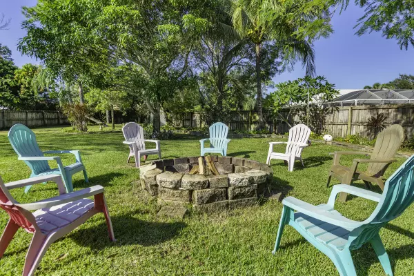 Port Saint Lucie, FL 34983,762 SE River LN