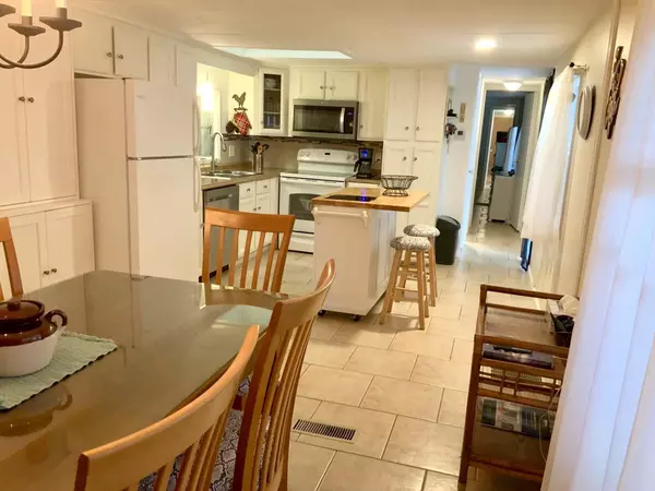 Deerfield Beach, FL 33442,507 Alamanda LN