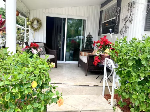 Deerfield Beach, FL 33442,507 Alamanda LN