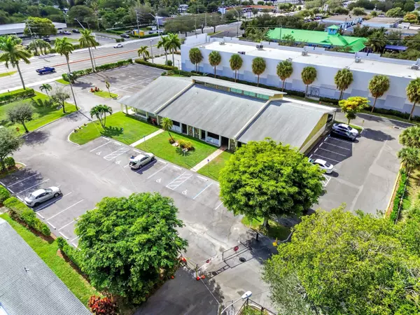 Palm Springs, FL 33461,3199 Lake Worth RD B4