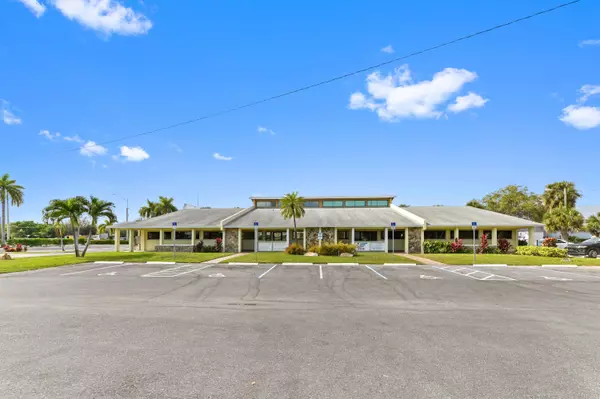 Palm Springs, FL 33461,3199 Lake Worth RD B4