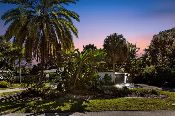 Plantation, FL 33317,4330 SW 7th ST