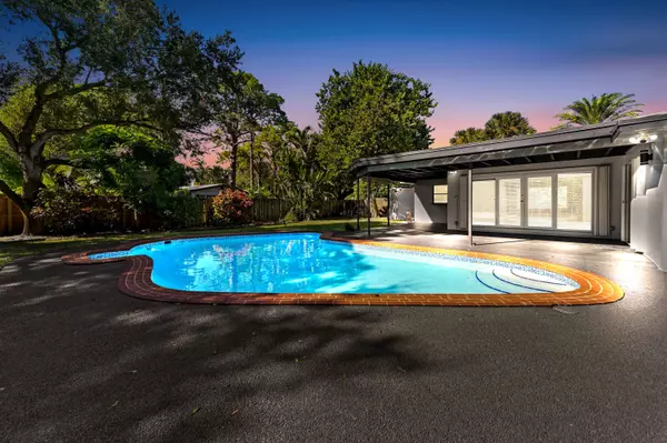 Plantation, FL 33317,4330 SW 7th ST