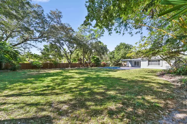 Plantation, FL 33317,4330 SW 7th ST