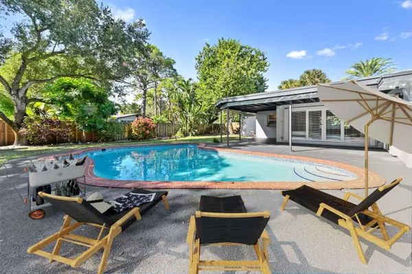 Plantation, FL 33317,4330 SW 7th ST