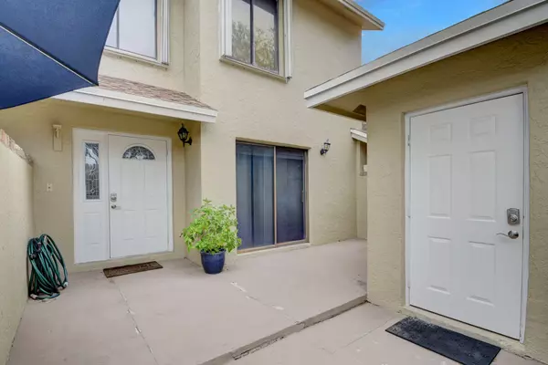 Greenacres, FL 33415,1105 Maplewood DR