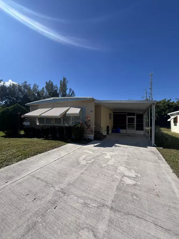 222 W W Caribbean, Port Saint Lucie, FL 34952
