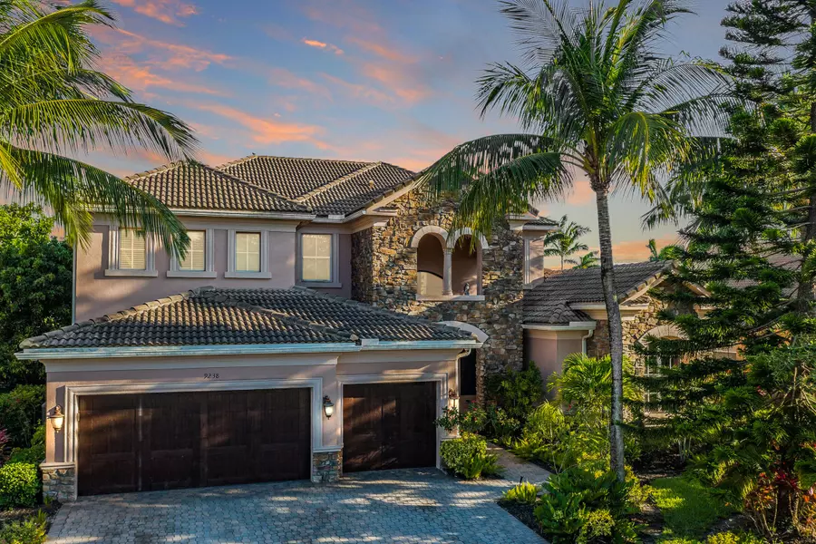 9238 Pineville DR, Lake Worth, FL 33467