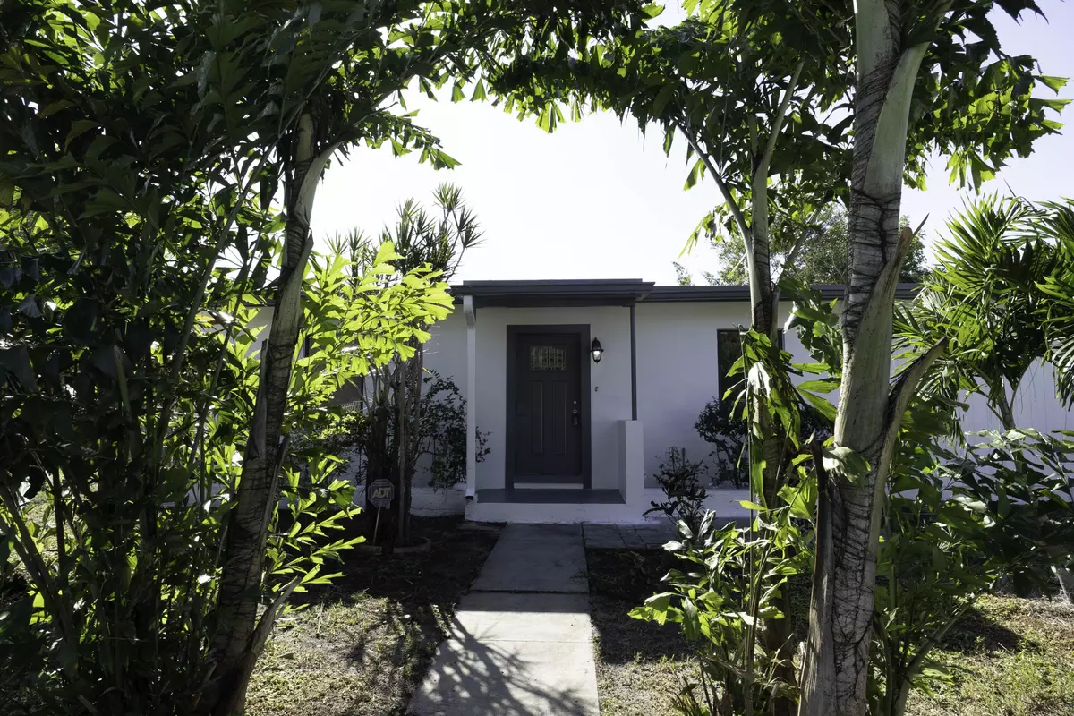 Fort Lauderdale, FL 33311,924 NW 11th CT