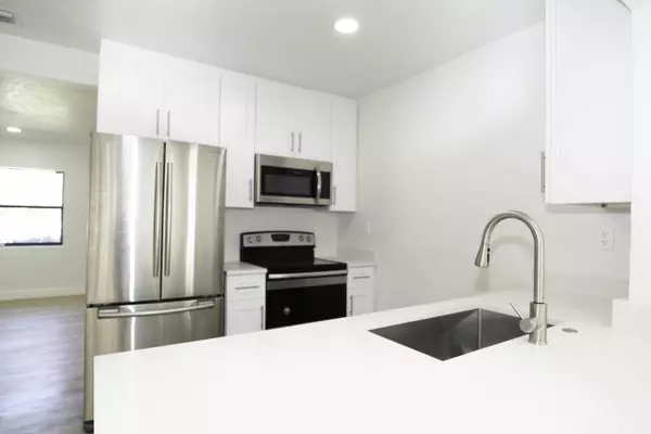 Fort Lauderdale, FL 33311,924 NW 11th CT