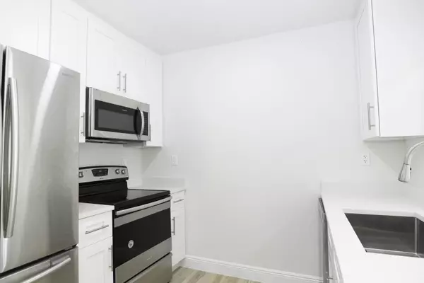 Fort Lauderdale, FL 33311,924 NW 11th CT