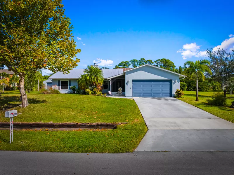 2025 SW Driftwood ST, Port Saint Lucie, FL 34953