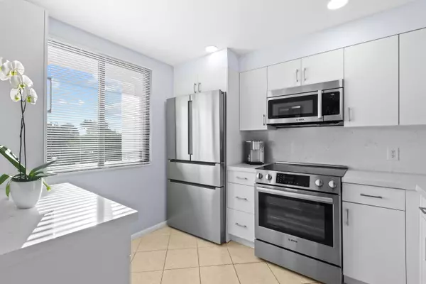 Jupiter, FL 33477,501 S Seas DR 206