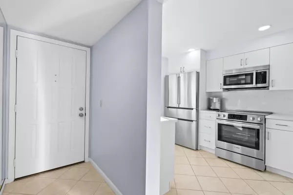 Jupiter, FL 33477,501 S Seas DR 206