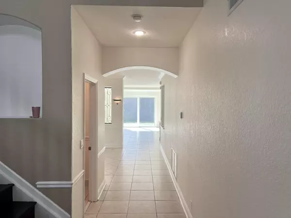 Lake Worth, FL 33463,5058 Massy DR