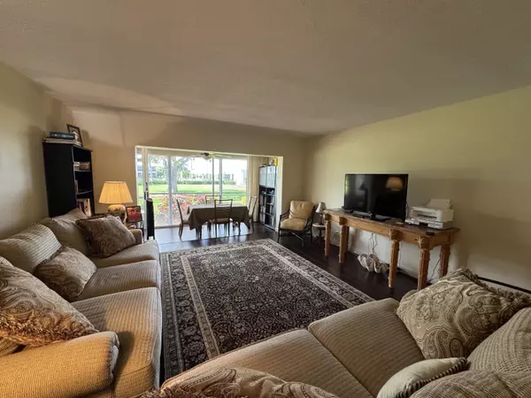 North Palm Beach, FL 33408,1 Church LN 105-106