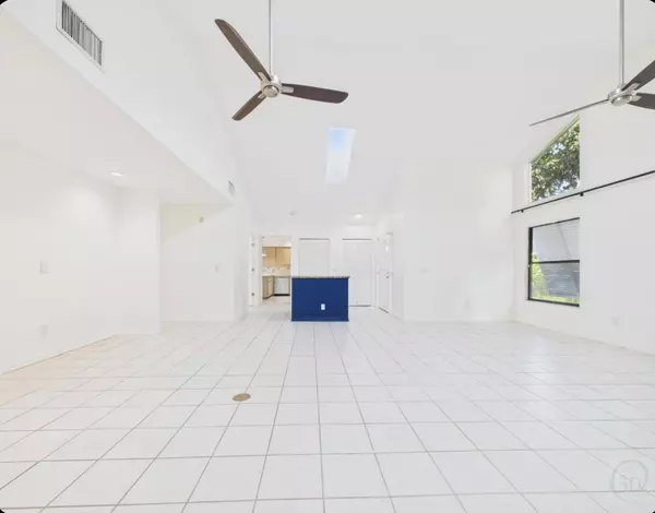 Vero Beach, FL 32962,185 SE 12th ST