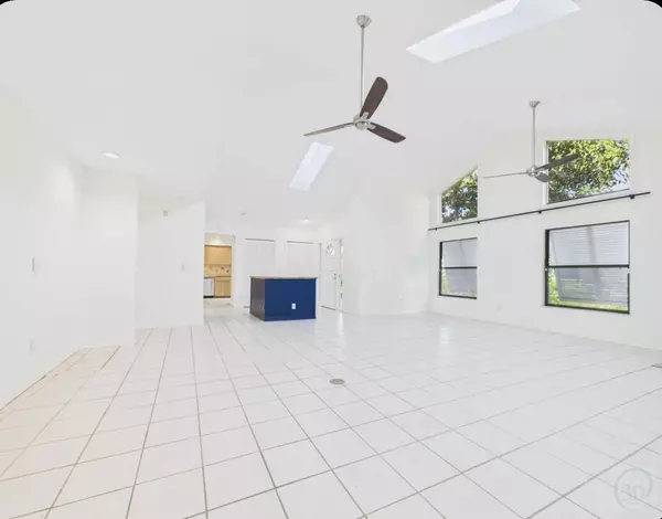 Vero Beach, FL 32962,185 SE 12th ST