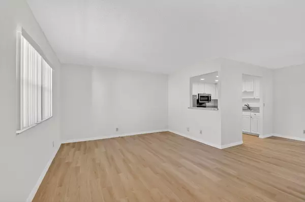 Delray Beach, FL 33484,51 Flanders B