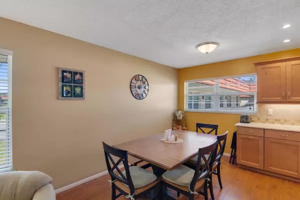 Vero Beach, FL 32962,68 Royal Oak CT 202