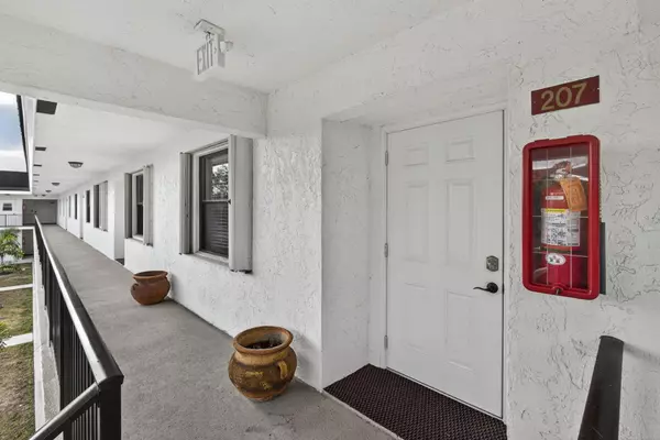 North Palm Beach, FL 33408,326 Southwind CT 207