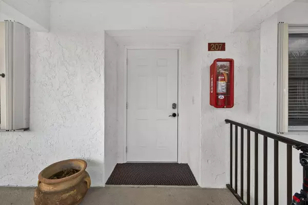 North Palm Beach, FL 33408,326 Southwind CT 207