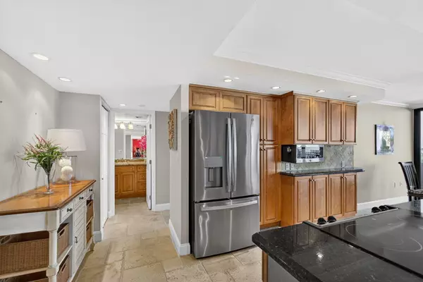 Singer Island, FL 33404,4200 N N Ocean DR 2-406