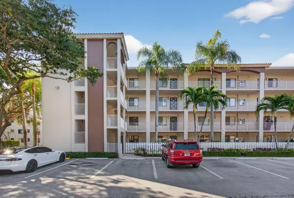 Delray Beach, FL 33484,6121 Pointe Regal CIR 201