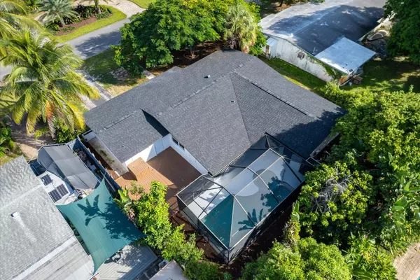 Pompano Beach, FL 33062,937 NE 25th AVE