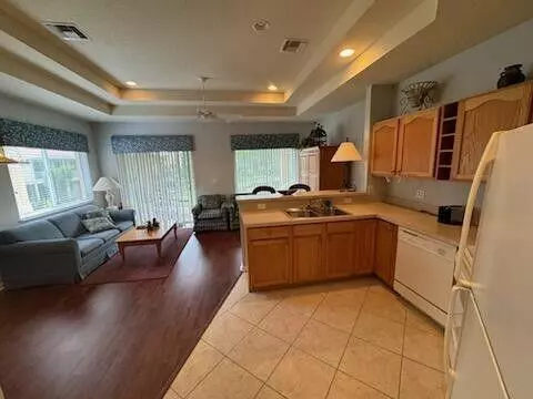 Port Saint Lucie, FL 34986,8374 Mulligan CIR 1823