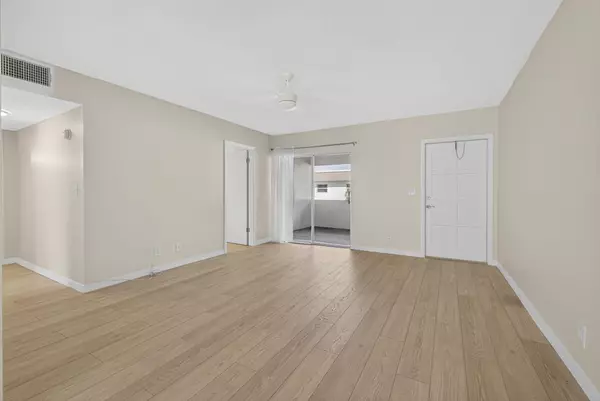 West Palm Beach, FL 33417,51 Stratford D