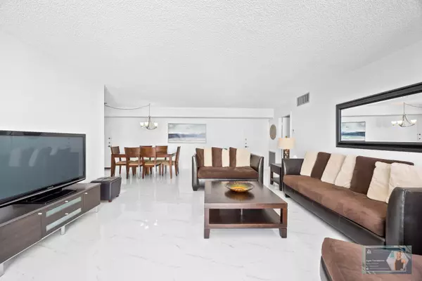 Hallandale Beach, FL 33009,137 Golden Isles DR 1102