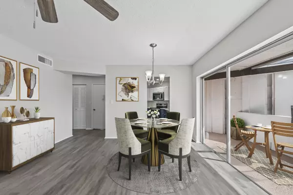 Royal Palm Beach, FL 33411,6 N Greenway 212