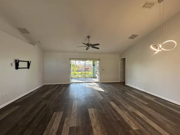 Port Saint Lucie, FL 34983,1374 SE Concha ST